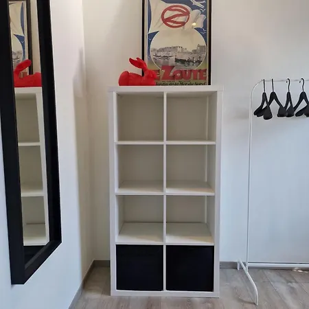 Sunny, Quiet, And 公寓 克诺克－海斯特