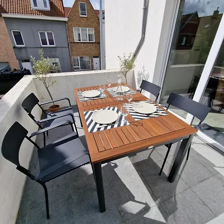 Sunny, Quiet, And 公寓 克诺克－海斯特