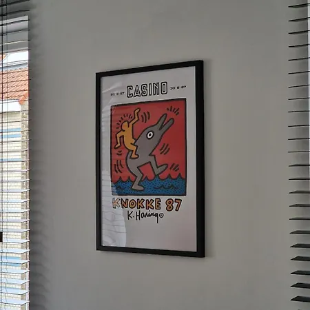 アパート Sunny, Quiet, And クノック・ヘイスト