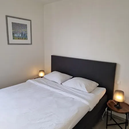 Sunny, Quiet, And クノック・ヘイスト